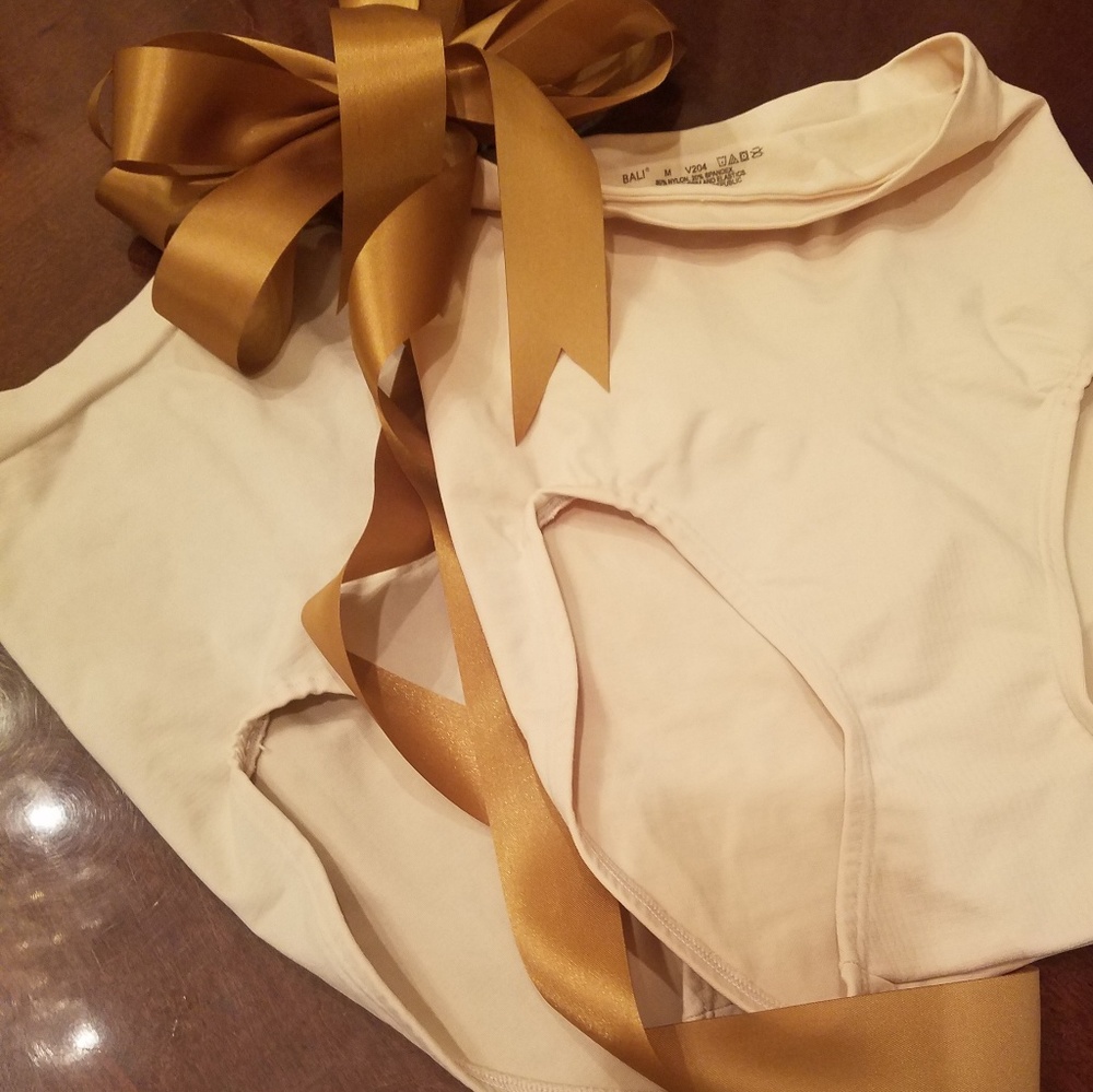 Bali Support High Waist Underwear Sz M